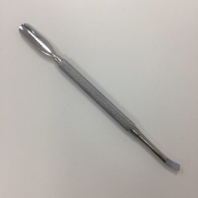 Repoussoir à cuticules silver avec tranchant